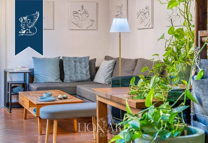 Image No.14-7 Bed Property for sale