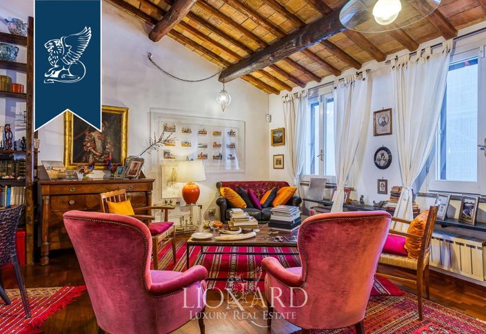 Image No.3-7 Bed Property for sale