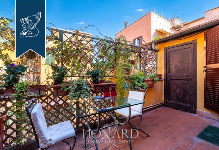 Image No.6-7 Bed Property for sale