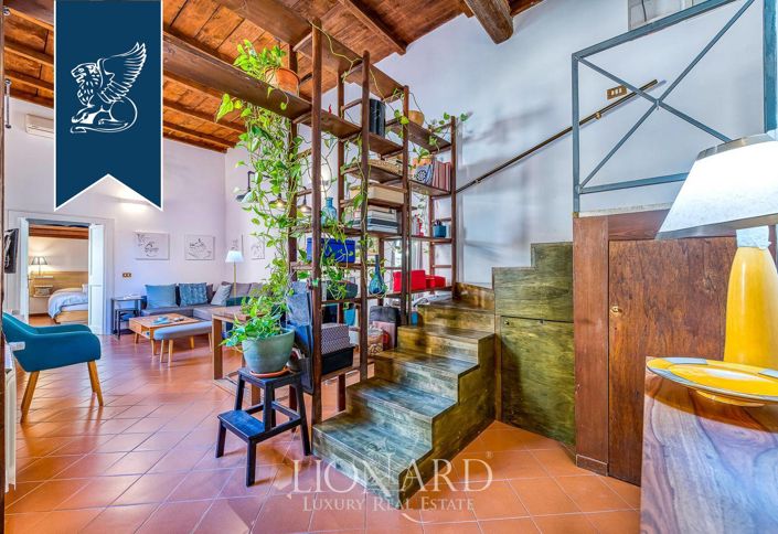 Image No.8-7 Bed Property for sale