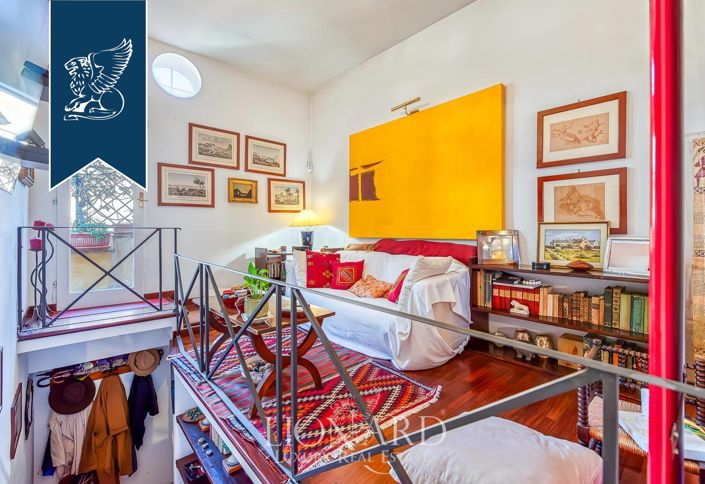 Image No.9-7 Bed Property for sale