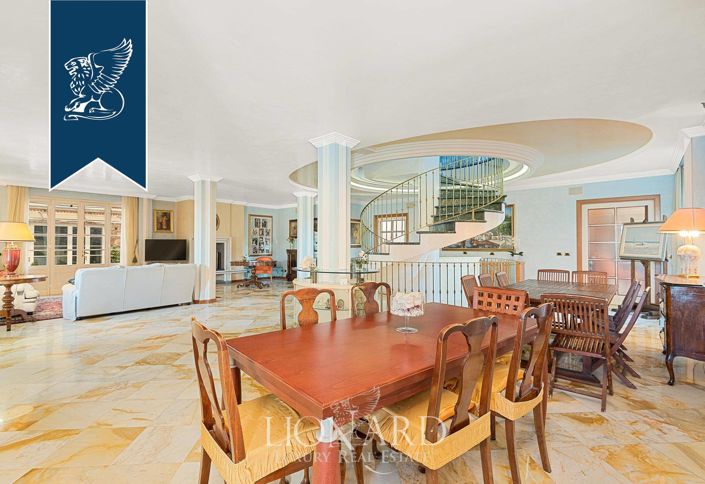 Image No.11-13 Bed Villa for sale