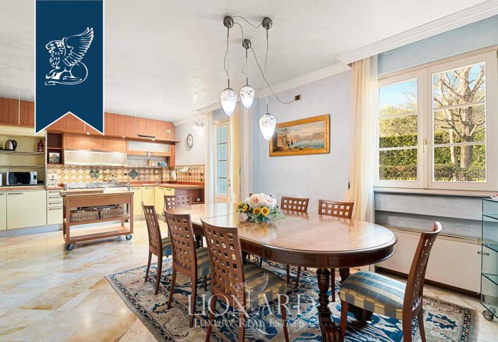 Image No.12-13 Bed Villa for sale