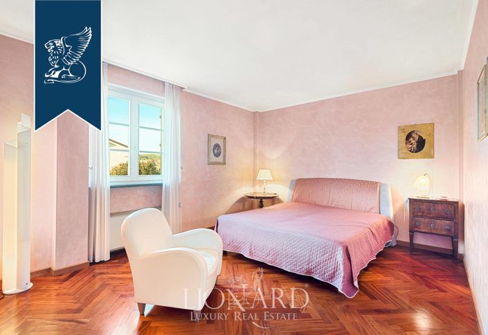 Image No.17-13 Bed Villa for sale