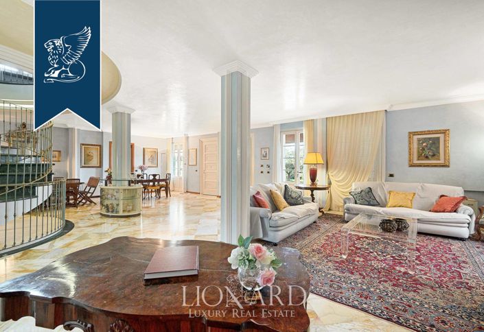 Image No.8-13 Bed Villa for sale