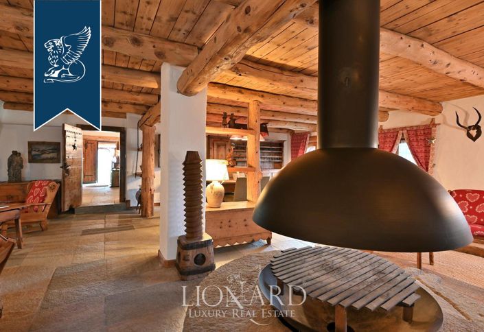 Image No.15-9 Bed Villa for sale