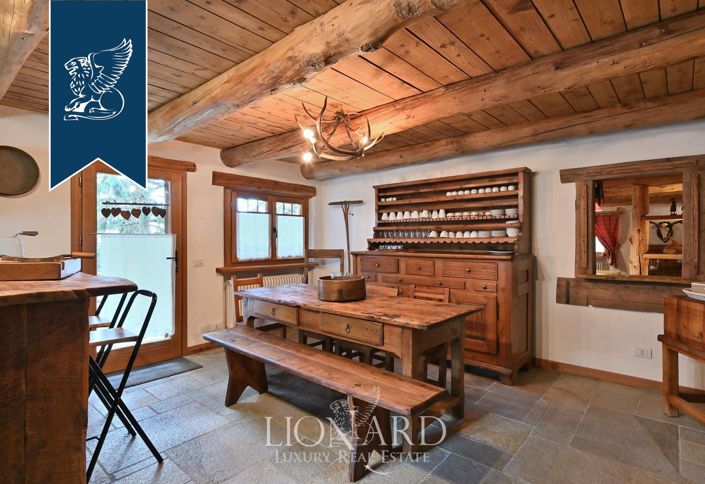 Image No.21-9 Bed Villa for sale