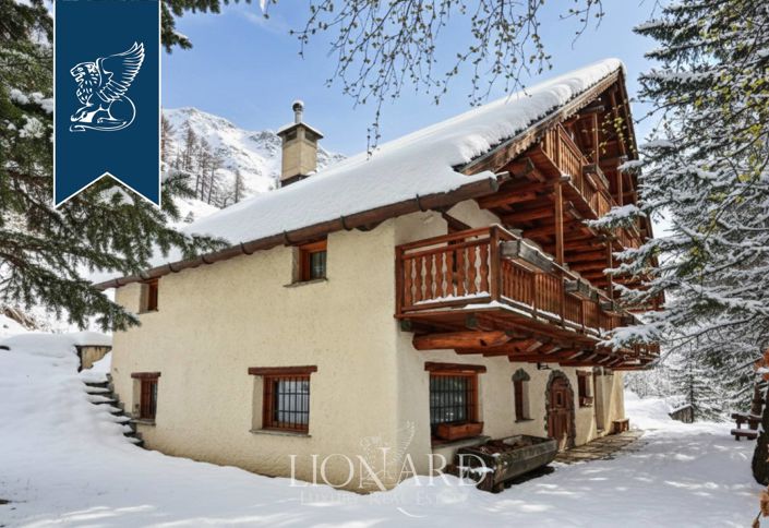 Image No.3-9 Bed Villa for sale