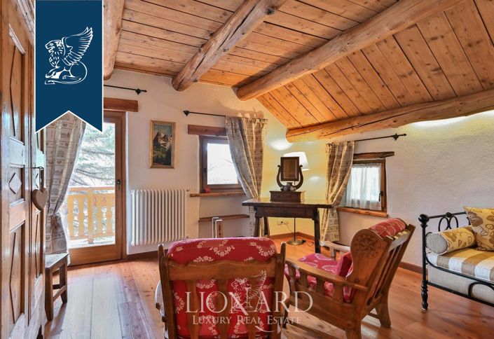 Image No.30-9 Bed Villa for sale