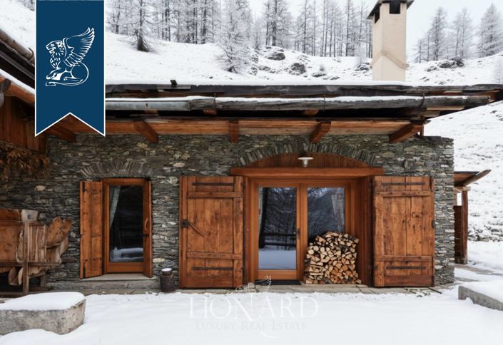 Image No.5-9 Bed Villa for sale