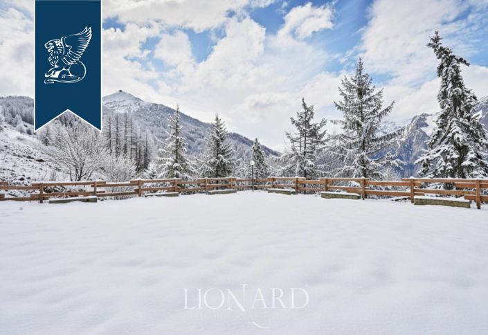 Image No.6-9 Bed Villa for sale