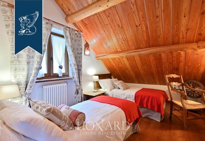 Image No.60-9 Bed Villa for sale