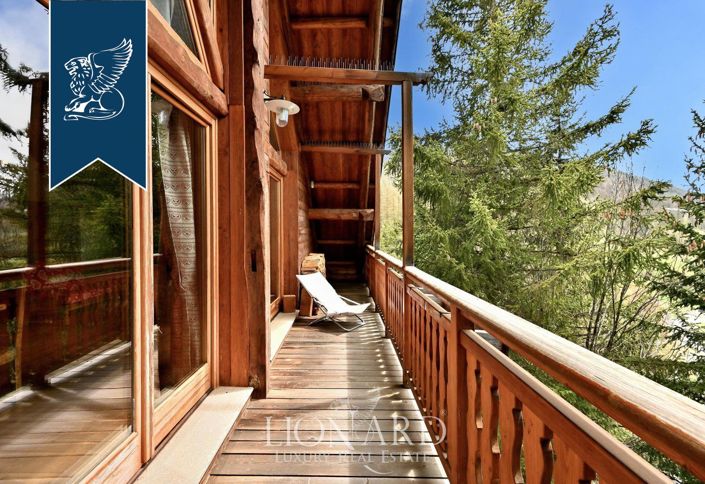 Image No.71-9 Bed Villa for sale