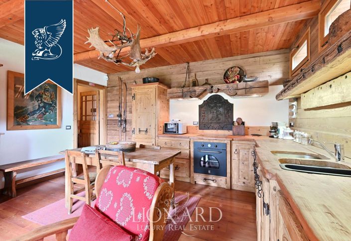 Image No.76-9 Bed Villa for sale