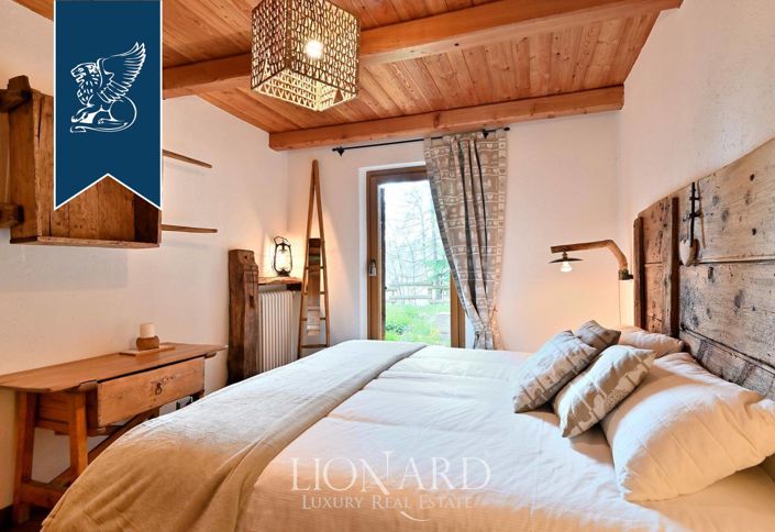 Image No.77-9 Bed Villa for sale