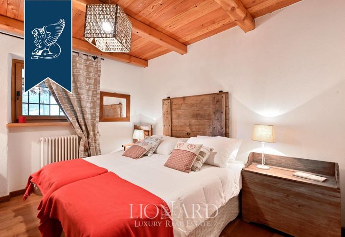 Image No.80-9 Bed Villa for sale