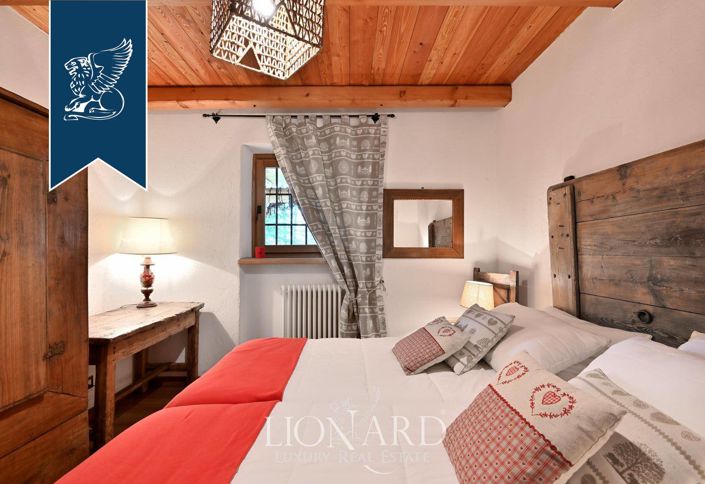 Image No.82-9 Bed Villa for sale