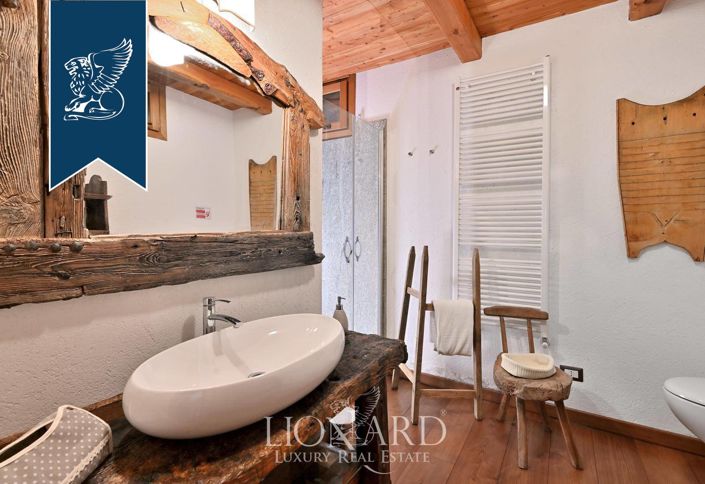 Image No.83-9 Bed Villa for sale