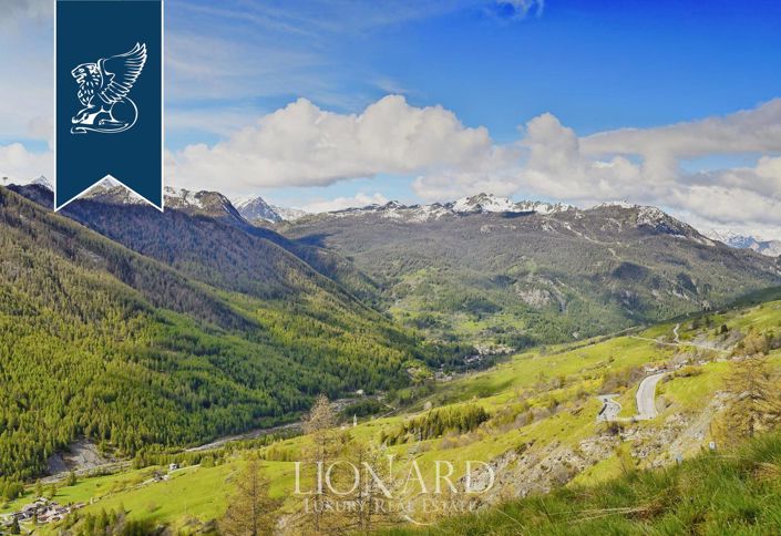 Image No.85-9 Bed Villa for sale