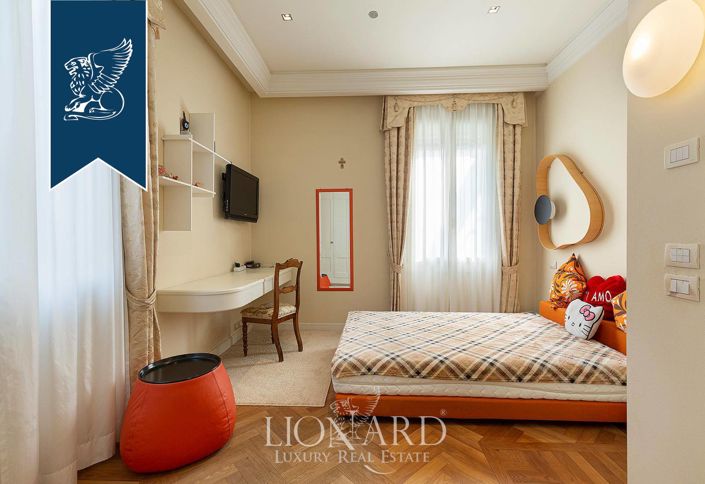 Image No.39-5 Bed Villa for sale