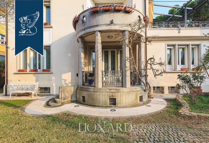 Image No.5-5 Bed Villa for sale