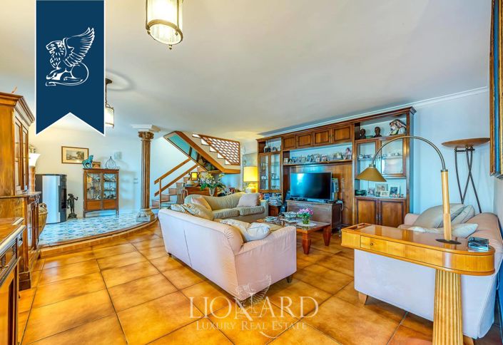 Image No.10-Villa de 4 chambres à vendre à Vico Equense