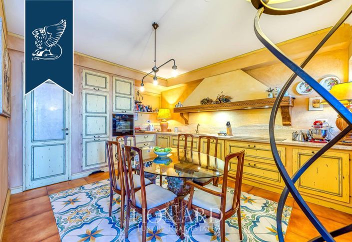 Image No.12-Villa de 4 chambres à vendre à Vico Equense