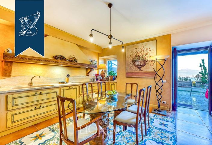 Image No.13-Villa de 4 chambres à vendre à Vico Equense