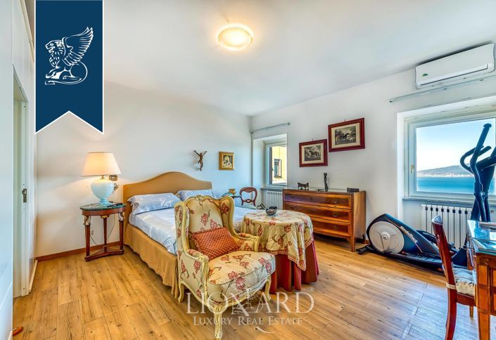 Image No.16-Villa de 4 chambres à vendre à Vico Equense