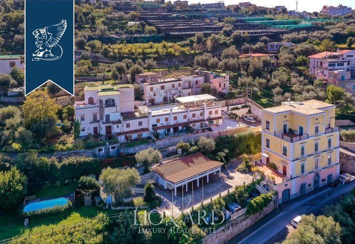 Image No.2-Villa de 4 chambres à vendre à Vico Equense