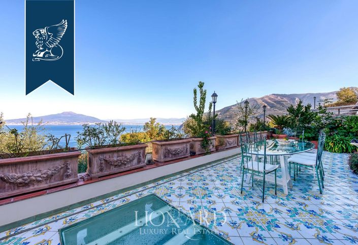 Image No.3-Villa de 4 chambres à vendre à Vico Equense