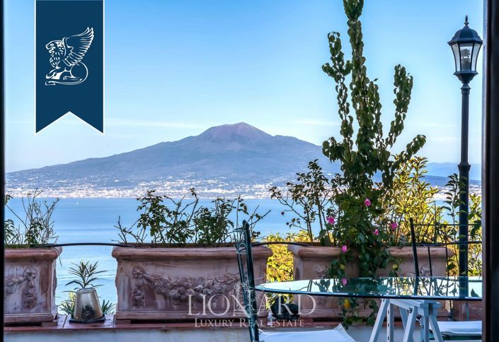 Image No.4-Villa de 4 chambres à vendre à Vico Equense