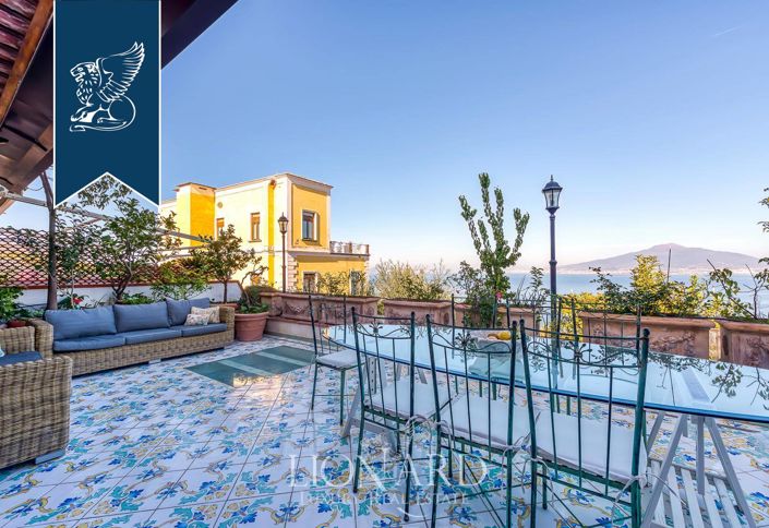 Image No.5-Villa de 4 chambres à vendre à Vico Equense