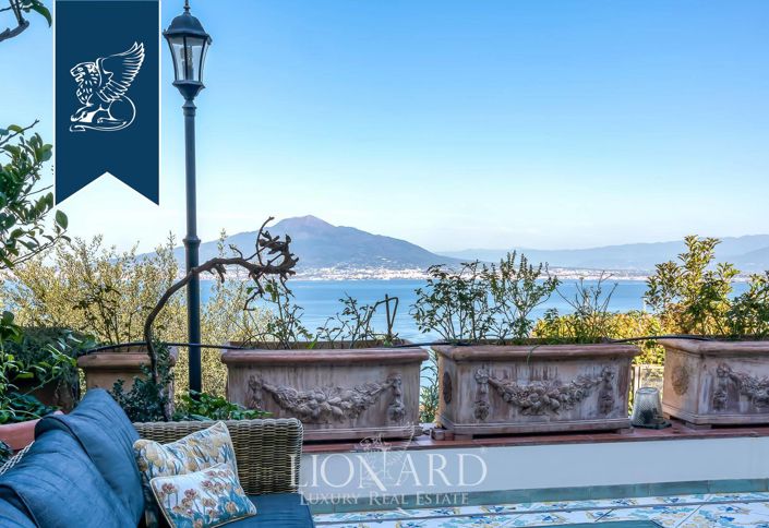 Image No.6-Villa de 4 chambres à vendre à Vico Equense