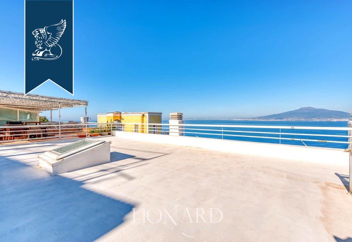 Image No.9-Villa de 4 chambres à vendre à Vico Equense