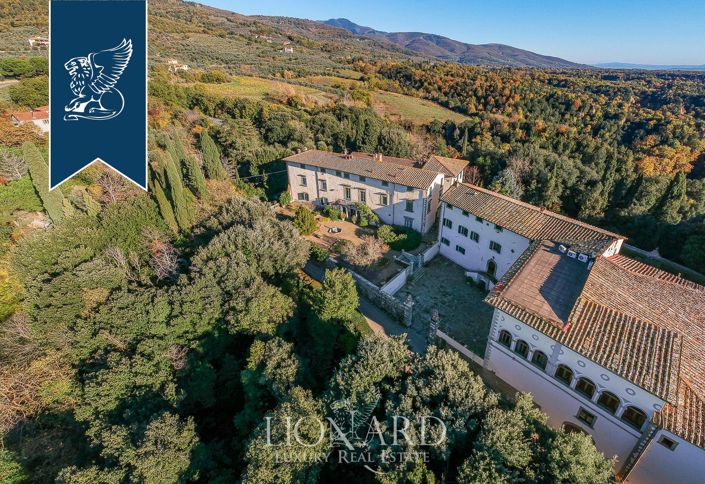 Image No.10-50 Bed Farmhouse for sale