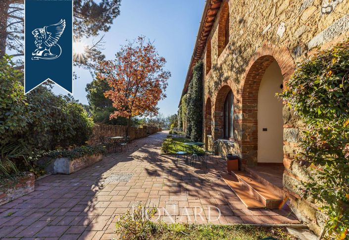 Image No.100-50 Bed Farmhouse for sale