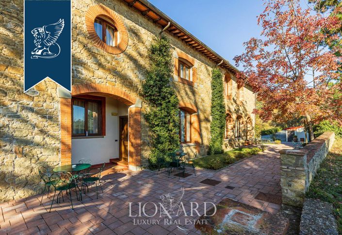 Image No.102-50 Bed Farmhouse for sale