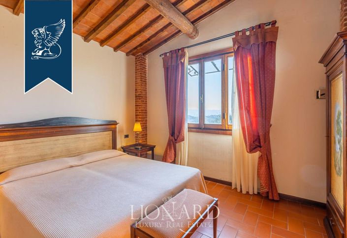 Image No.109-50 Bed Farmhouse for sale