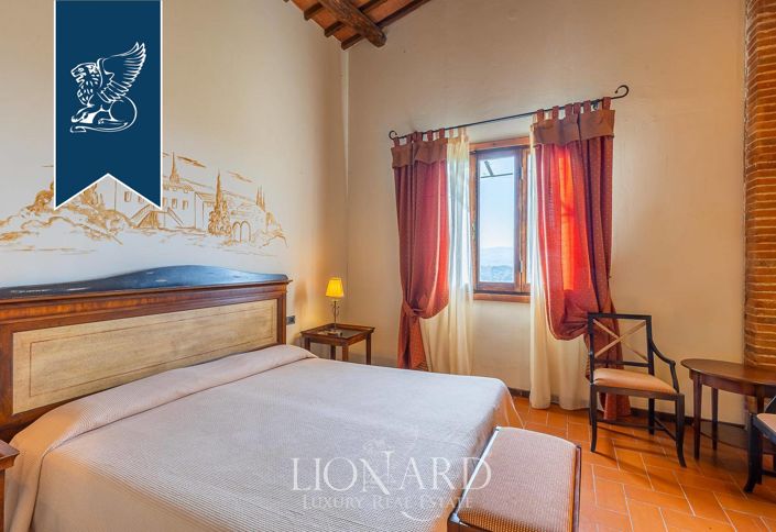 Image No.114-50 Bed Farmhouse for sale