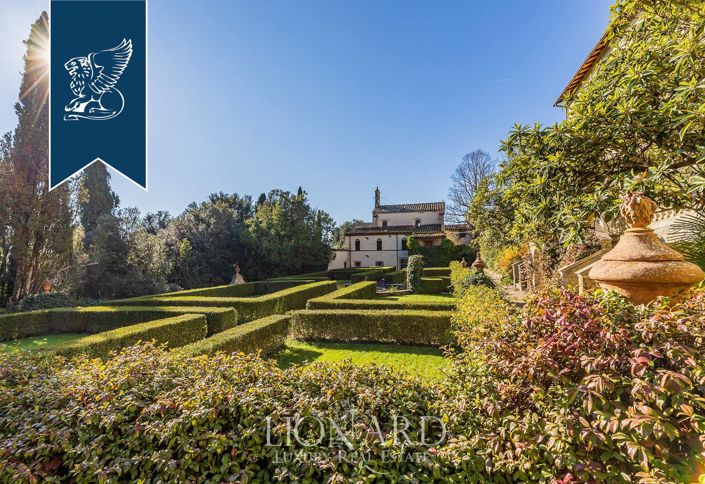 Image No.15-50 Bed Farmhouse for sale