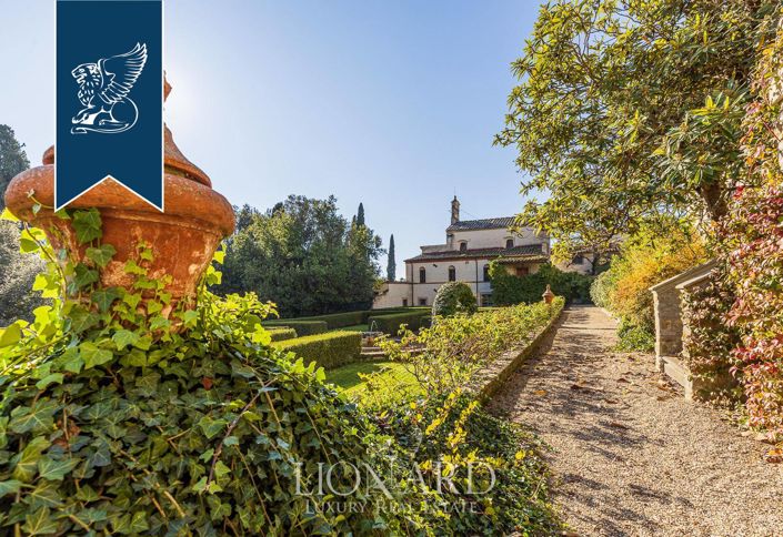 Image No.16-50 Bed Farmhouse for sale