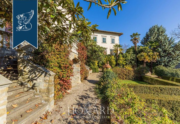 Image No.32-50 Bed Farmhouse for sale