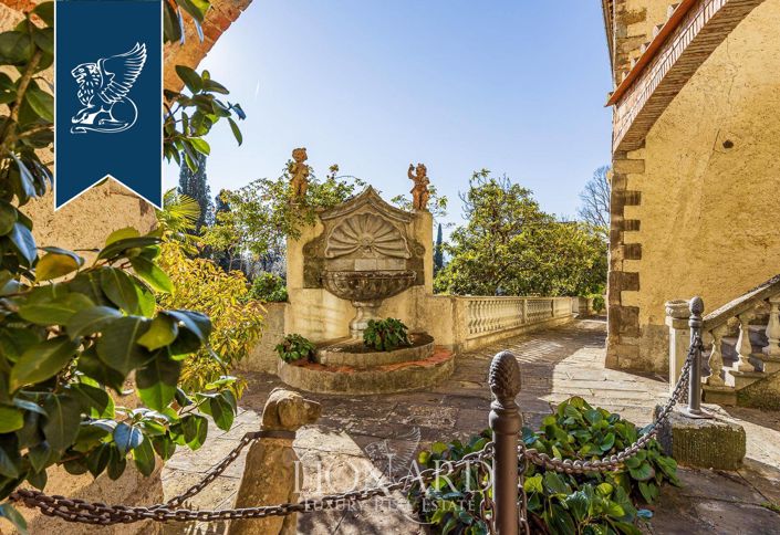 Image No.42-50 Bed Farmhouse for sale