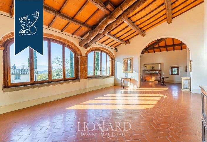 Image No.54-50 Bed Farmhouse for sale