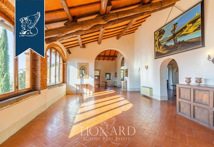 Image No.55-50 Bed Farmhouse for sale