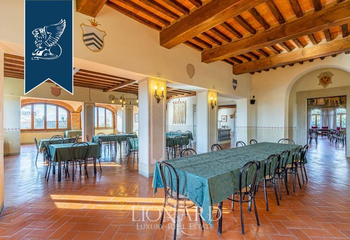 Image No.63-50 Bed Farmhouse for sale