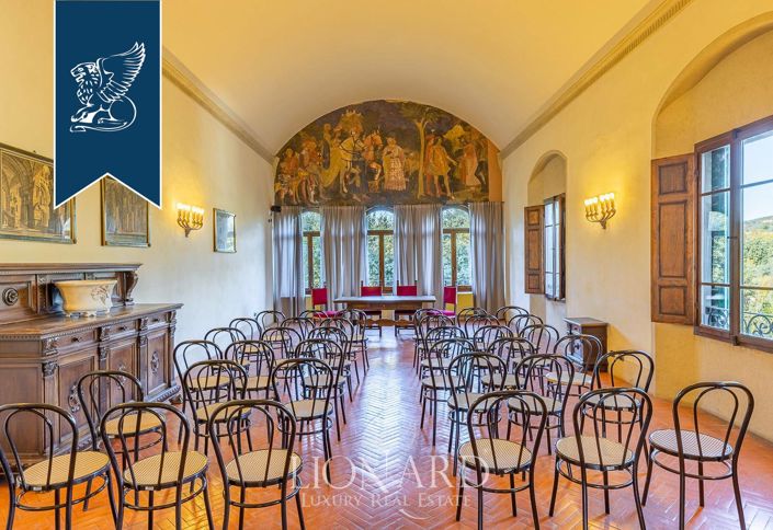 Image No.66-50 Bed Farmhouse for sale