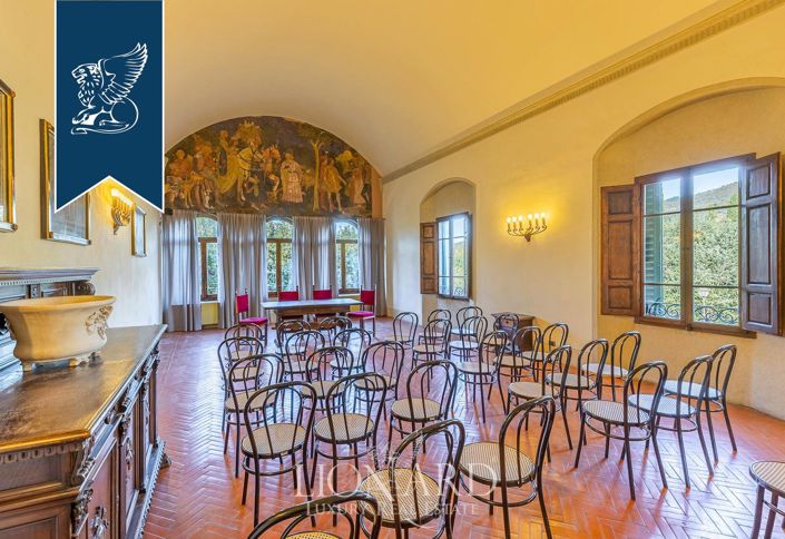 Image No.67-50 Bed Farmhouse for sale