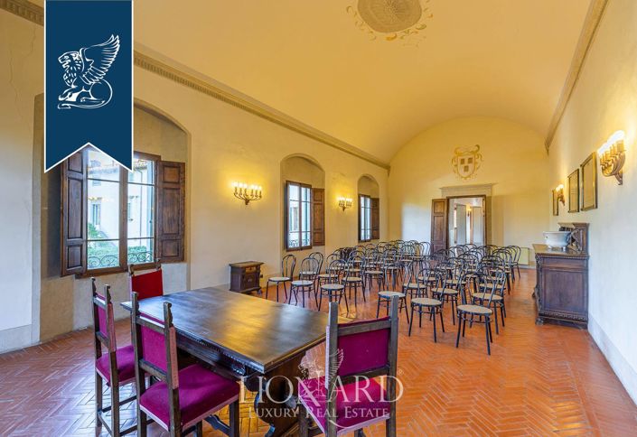 Image No.68-50 Bed Farmhouse for sale